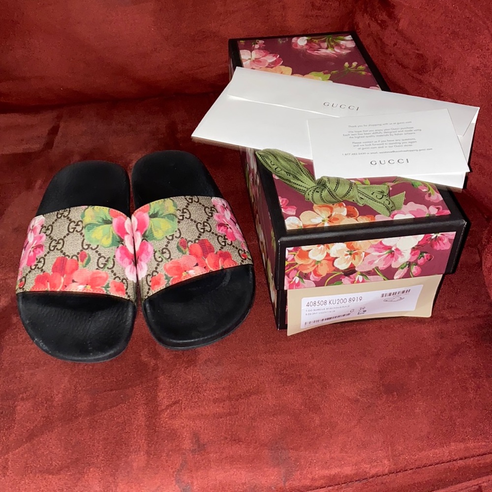 Gucci bloom slides